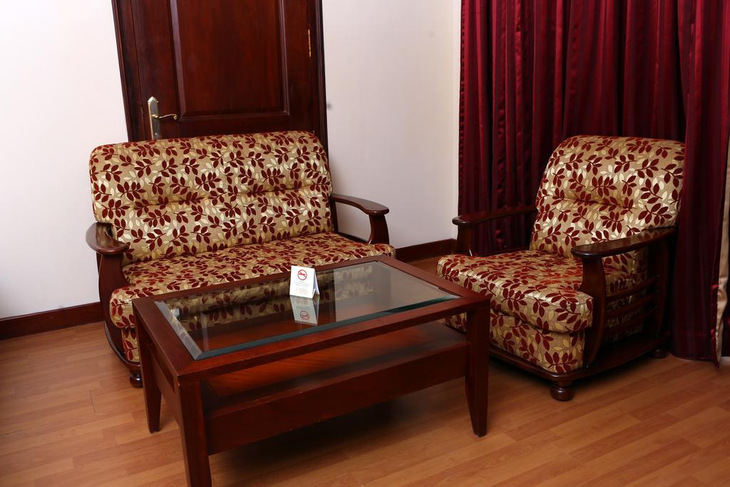 Joys Palace Hotel Thrissur Esterno foto