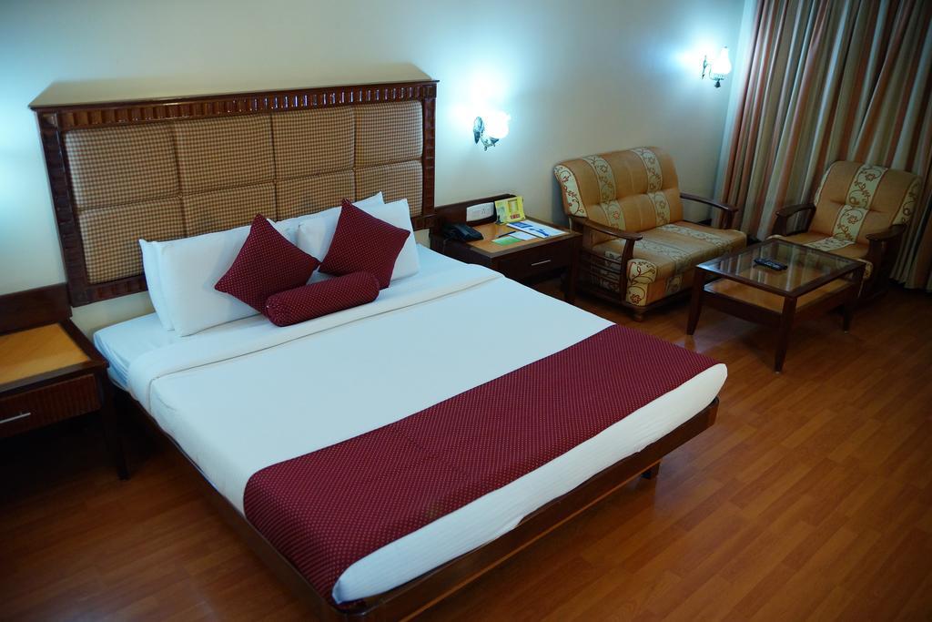 Joys Palace Hotel Thrissur Esterno foto