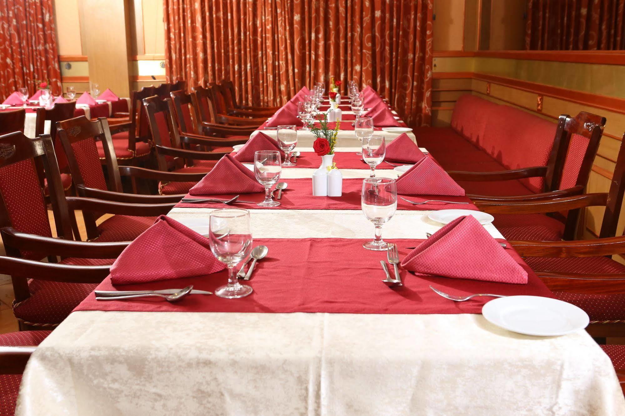 Joys Palace Hotel Thrissur Esterno foto