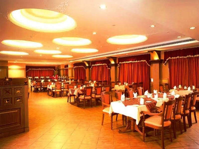 Joys Palace Hotel Thrissur Esterno foto
