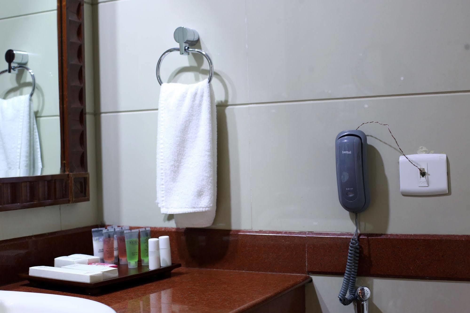 Joys Palace Hotel Thrissur Esterno foto