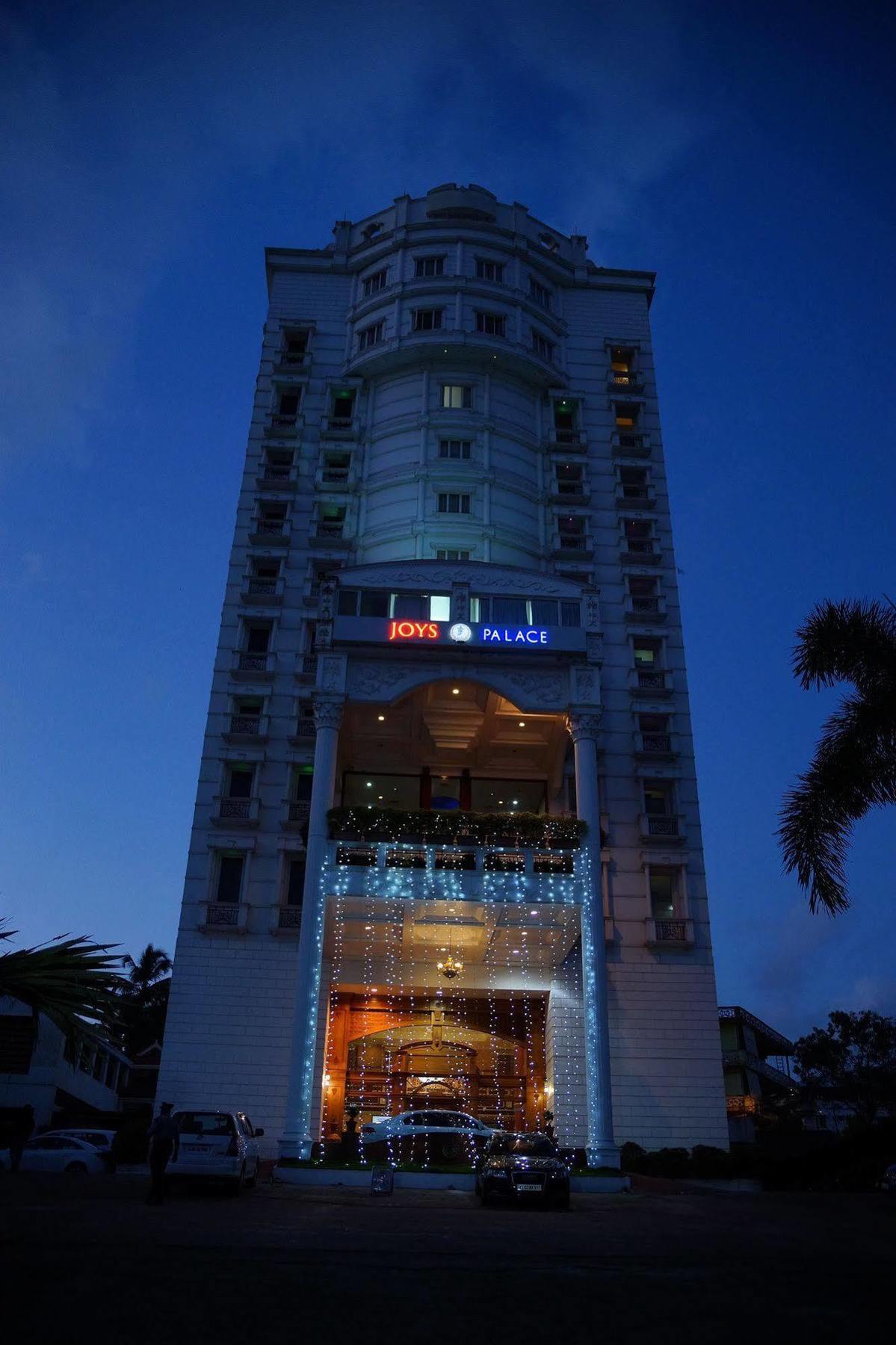 Joys Palace Hotel Thrissur Esterno foto