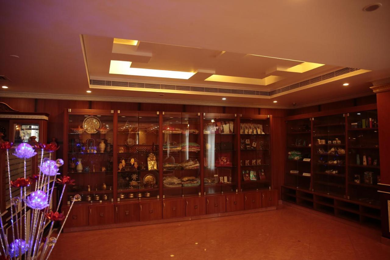 Joys Palace Hotel Thrissur Esterno foto