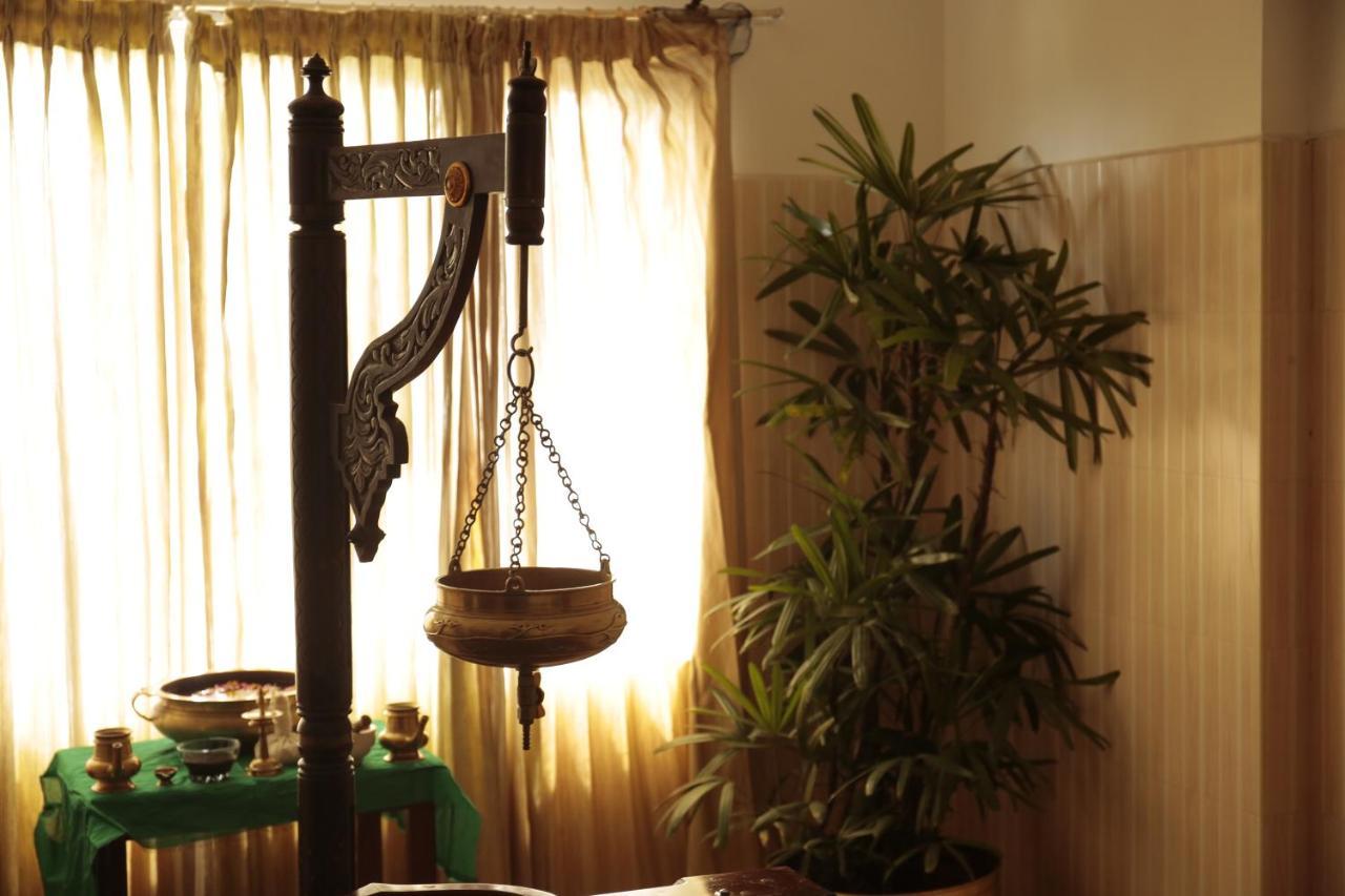 Joys Palace Hotel Thrissur Esterno foto