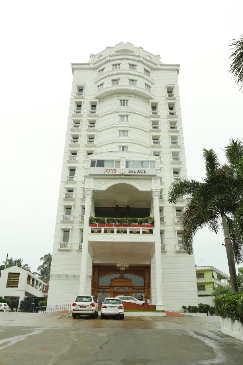 Joys Palace Hotel Thrissur Esterno foto