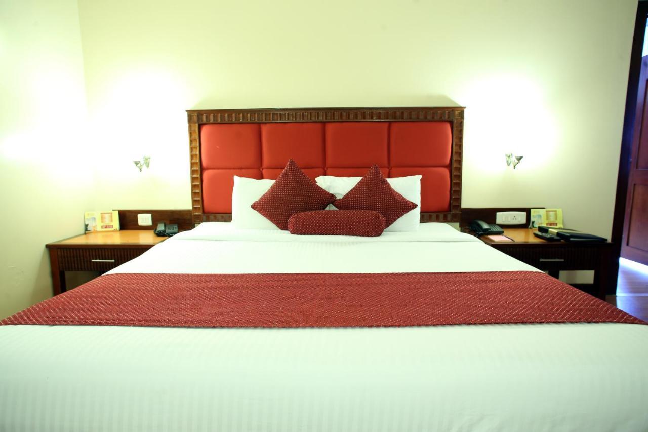 Joys Palace Hotel Thrissur Esterno foto