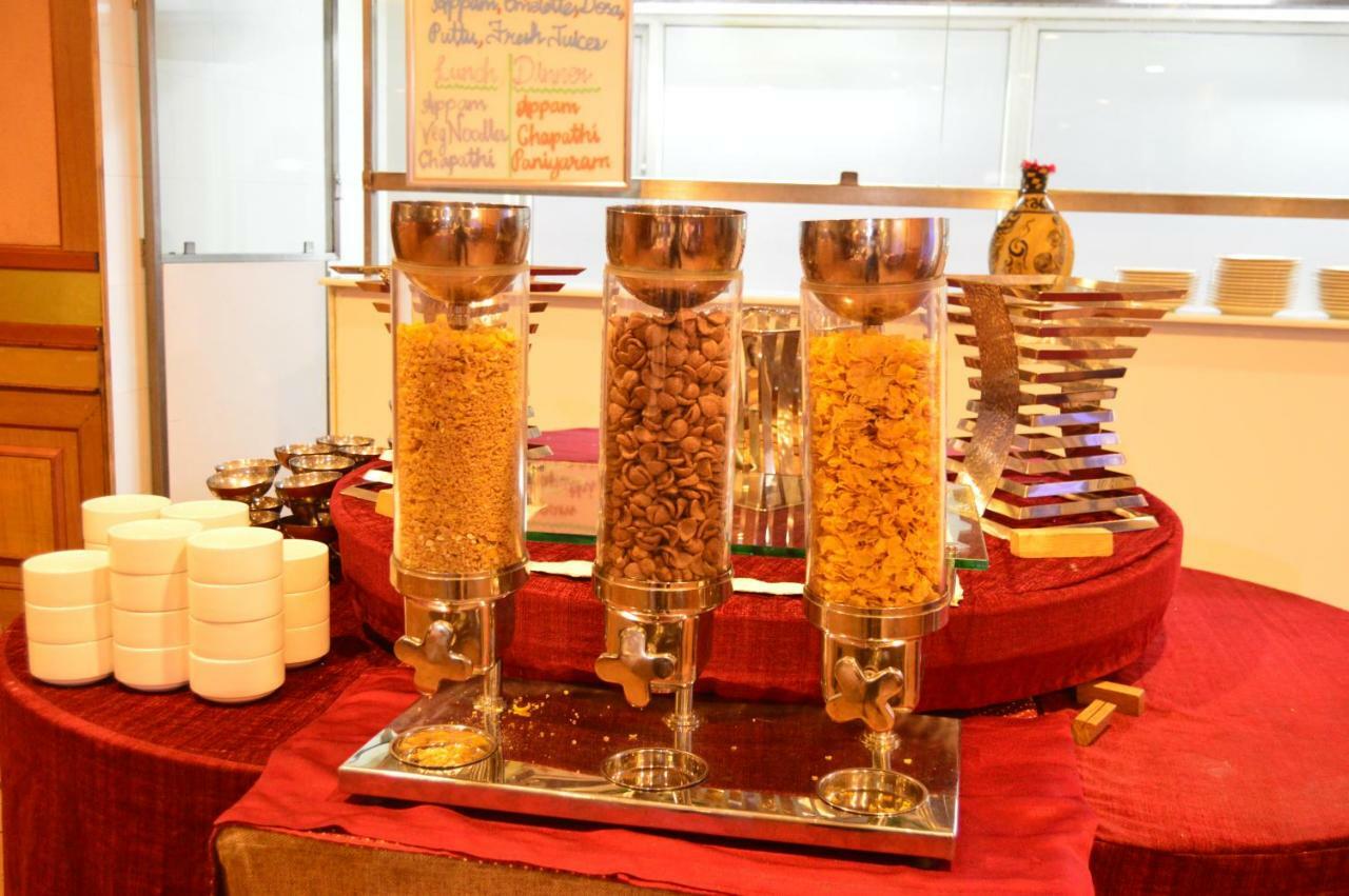 Joys Palace Hotel Thrissur Esterno foto